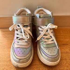 Zara shoes/high top chic sneakers for kids!
Excellent condition
